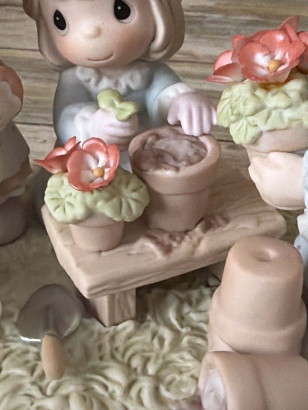 Precious Moments 2001 Planting the Seeds of Love #101548 Ltd Ed 1190/7500 No Box - Picture 9 of 14